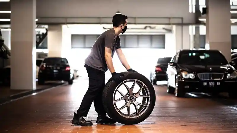 Tips - 5 Cara Jitu Memperpanjang Umur Pakai Ban Mobil Anda