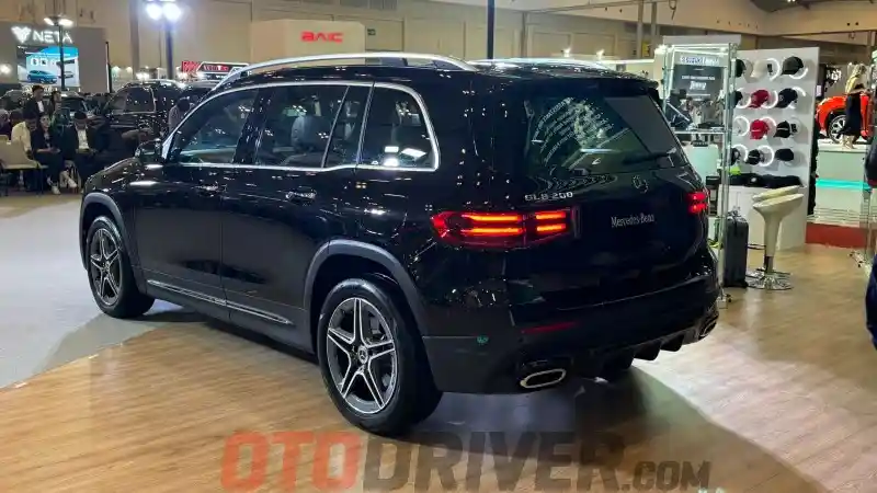 Foto - Mercedes-Benz Jual Mobil GLB Terbaru di GJAW 2024, Ini Spesifikasinya