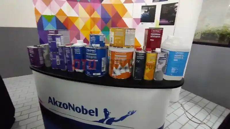 Foto - Teknologi Cat di Mobil Mercedes-Benz Bikin Bekas Lecet Hilang Sendiri