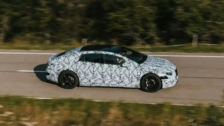 Mobil Listrik - Mercedes-Benz C-Class EV Baru Akan Meluncur 2025, Simak Bocorannya