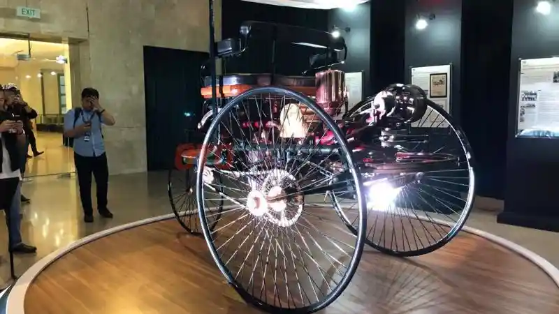 Foto - Begini Spek Mobil Pertama di Dunia 