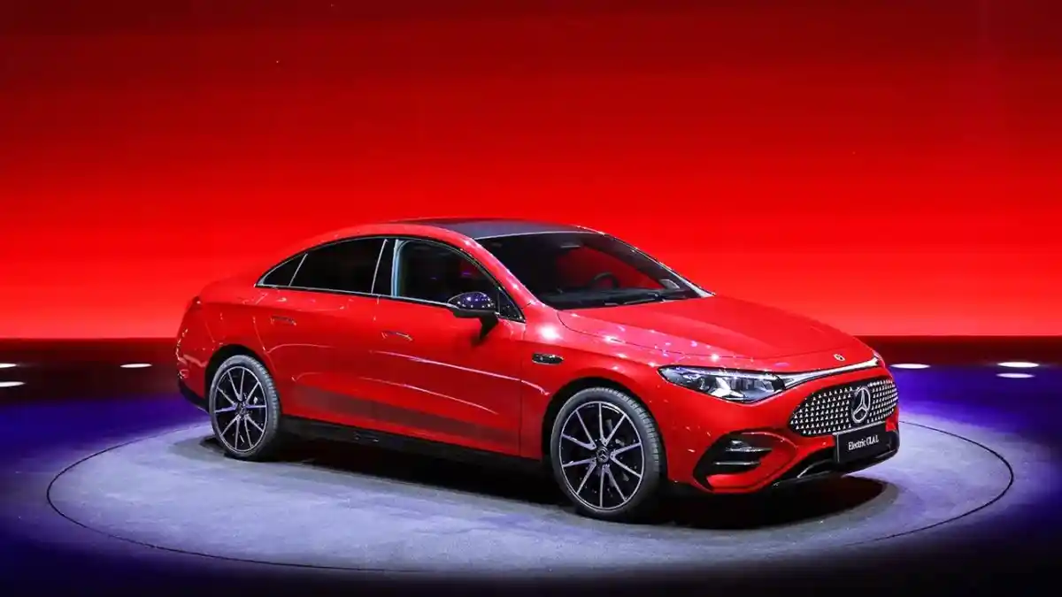 Foto - Mercedes-Benz CLA L, Asli Buatan Tiongkok
