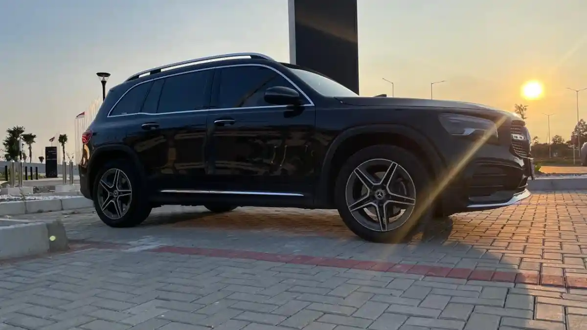 Foto - Mudik In Style 2026 : Suka Duka Berlibur Dengan Mercedes-Benz GLB 200 AMG Line