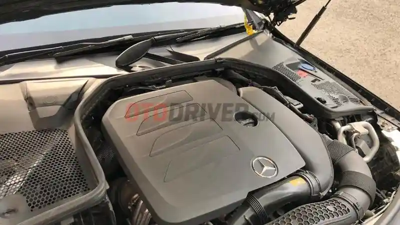 Foto - First Drive: Mercedes-Benz C 180 Avantgarde Line 