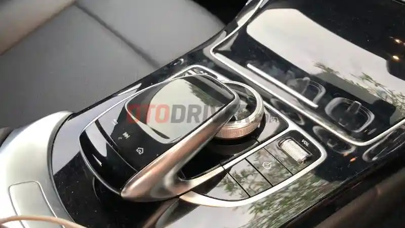 Foto - First Drive: Mercedes-Benz C 180 Avantgarde Line 