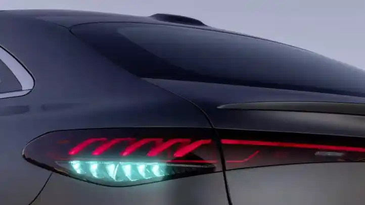 Foto - Mercedes Kenalkan Lampu Turtuoise Sebagai Penanda Mobil Autonomous