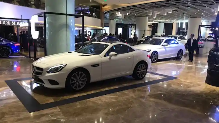 Foto - Mercedes-Benz Star Expo Jadi Ajang Unjuk Produk dan Pamer Penjualan