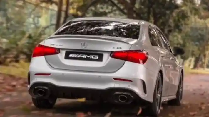 Foto - Diskon Besar-Besaran Beberapa Model Mercedes-Benz, Potongan Hingga Rp 630 Juta!