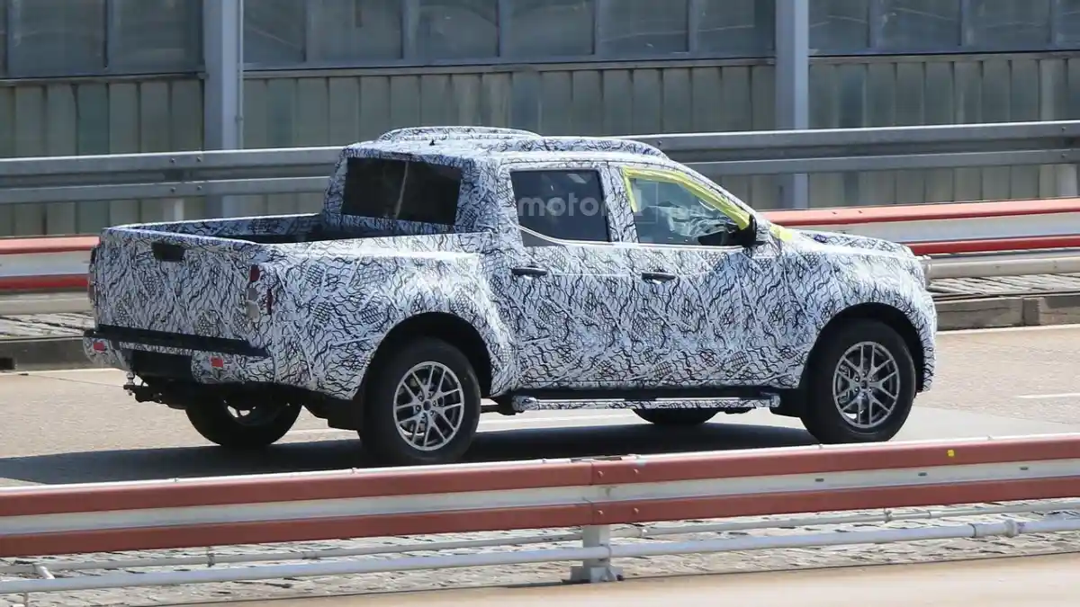 Foto - SPY SHOT: Inikah Double Cabin Pertama Mercedes-Benz?
