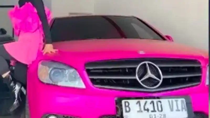 Foto - Tak Melulu Brand 'Senior,' Kini Brand 'Junior' Inipun Jadi Materi Flexing Keluarga Penjabat. Ini Spesifikasinya