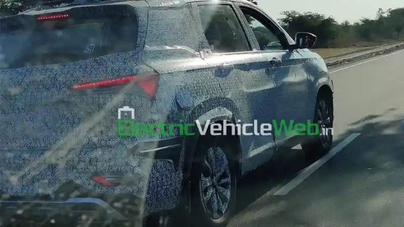 Foto - Tanda-tanda Wuling Almaz Versi India Akan Mendapatkan Varian Baru