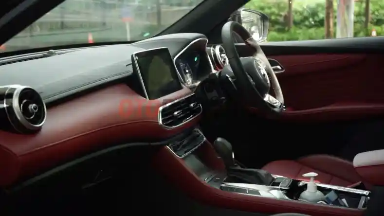 Foto - Begini Mewahnya Kabin MG HS, Kental Aura Porsche 