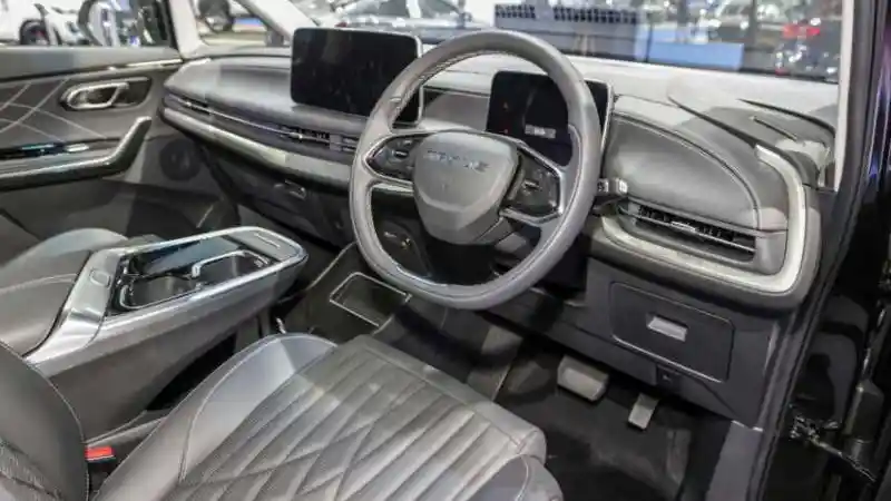 Foto - MG Hadirkan Mobil Penantang Toyota Alphard