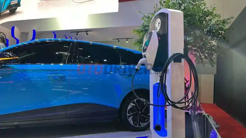 Foto - MG Motors Pamerkan Mobil Listrik Paling Bertenaga di IIMS 2023