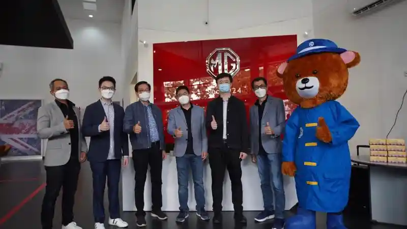 Foto - MG Sapa warga Bandung Dengan Dealer Terbarunya