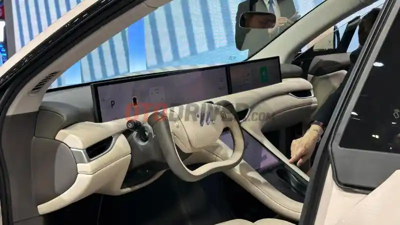 Foto - MG Perkenalkan 2 Mobil Listrik Berperforma Buas Ini Di Thailand Auto Expo 2023