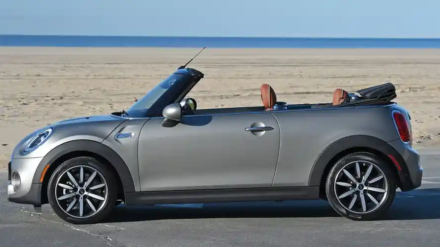 Foto - MINI Tanpa Atap Dipastikan Meluncur di Hari Pertama GIIAS 2016