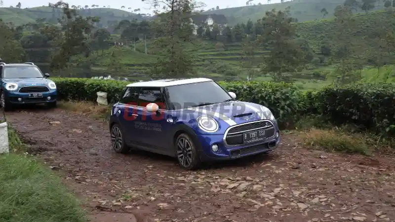 First Drive - FIRST DRIVE: MINI Cooper S 3-Door 2019