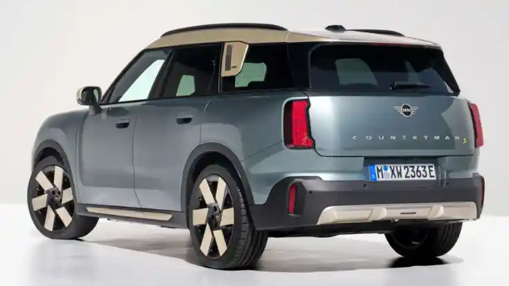 Foto - Generasi Terkini MINI Countryman Resmi Melakukan Debut Dunianya
