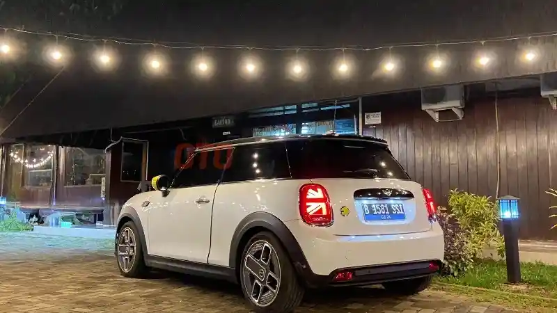 Berita - Belasan Ribu Mini Cooper EV Kena Recall, Baterai Berpotensi Mengalami Korsleting Meski Tidak Digunakan