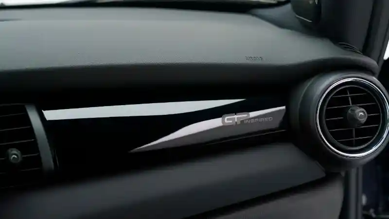 Foto - MINI JCW GP Inspired Edition Resmi Meluncur, Harga Tak Sampai RP 1 Miliar