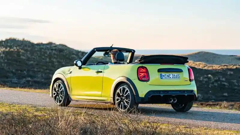 Foto - Si Manis MINI Convertible Akan Kembali Dirilis 2023, Simak Bocorannya