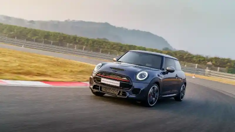 Foto - MINI JCW GP Inspired Edition Resmi Meluncur, Harga Tak Sampai RP 1 Miliar