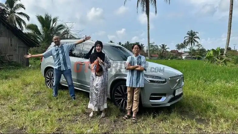 Foto - Mudik In Style 2024: Volvo XC90 Recharge Jabodetabek-Tasikmalaya PP Tanpa Isi Bahan Bakar