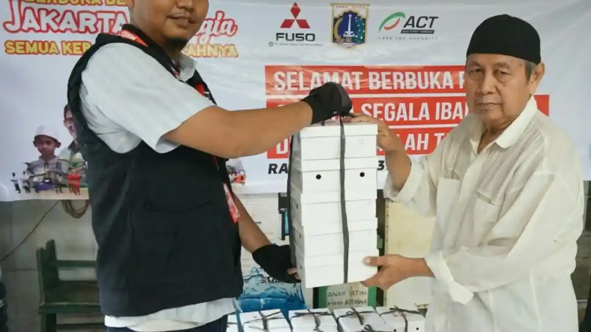 Berita - Mitsubishi : Bagikan 2.000 Porsi Makan Gratis Melalui Program “Berbuka Bersama, Jakarta Bahagia”