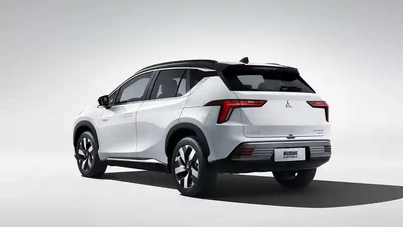 Foto - SUV Mitsubishi Berwajah Xpander Muncul Di Guangzhou Auto Show 2021 