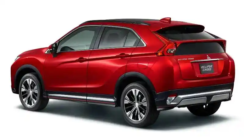 Foto - Mitsubishi Eclipse Cross Gunakan Mesin Diesel di Jepang
