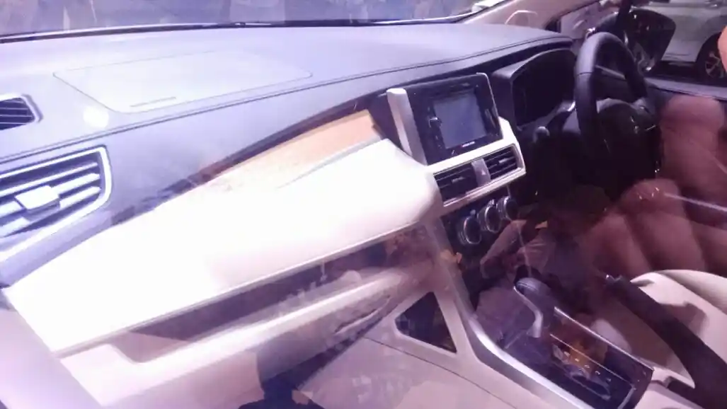 Foto - Mengintip 10 Fitur dan Kelengkapan Kabin Small MPV Mitsubishi