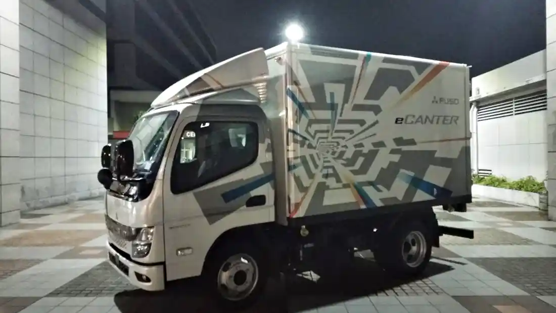 Foto - Mitsubishi Fuso Targetkan Dominasi Pasar Tahun 2024 