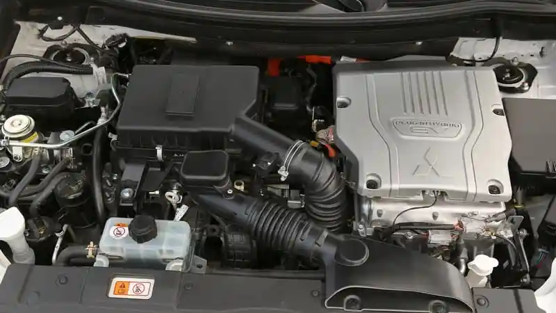 Foto - FIRST DRIVE: Mitsubishi Outlander PHEV 2018 Versi Prancis