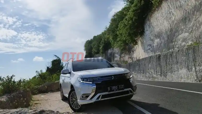 Foto - Inilah Jawaban Mitsubishi Indonesia Terhadap Kehadiran XForce Hybrid Di Pasar Tanah Air