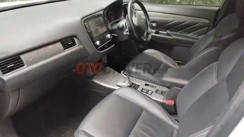 Foto - Holiday in Style 2023, Mitsubishi Outlander PHEV : Sensasi Lebih Dari 2.400 kilometer Dengan Jagoan Tua Yang Masih Tetap Menawan