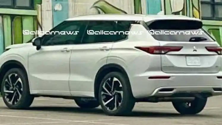 Foto - Bocoran Penampakan Mitsubishi Outlander Generasi Keempat, Meluncur Tahun Depan