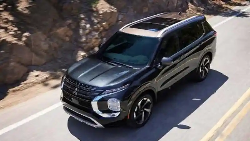 Berita - Outlander Edisi 40 Tahun Dibanderol Rp 600 Jutaan, Simak Spesifikasinya