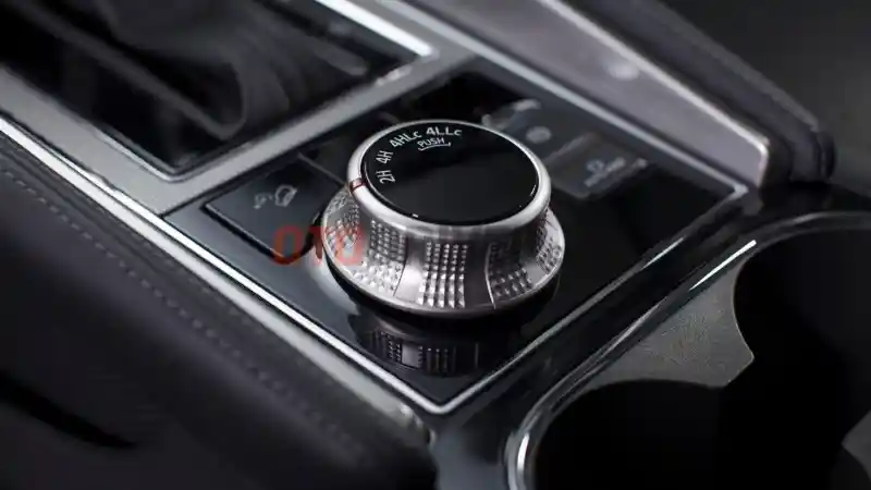 Foto - Mitsubishi Pajero Sport Dakar Ultimate 4x4, Pemegang Tongkat Estafet The Real Pajero