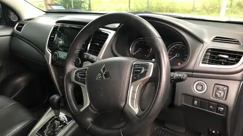 Foto - FIRST DRIVE: Mitsubishi Triton Ultimate