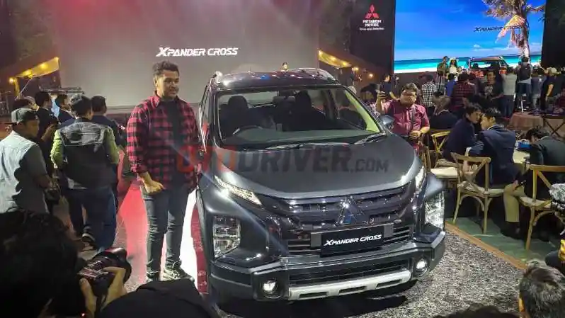 Foto - Mitsubishi Xpander Cross Resmi Muncul