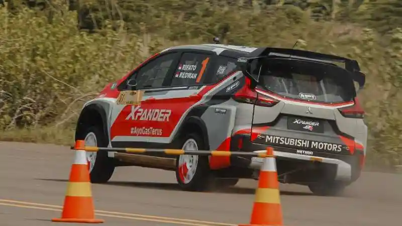 Foto - Intip Buasnya Spesifikasi Mitsubishi Xpander AP4 Satu-Satunya di Dunia