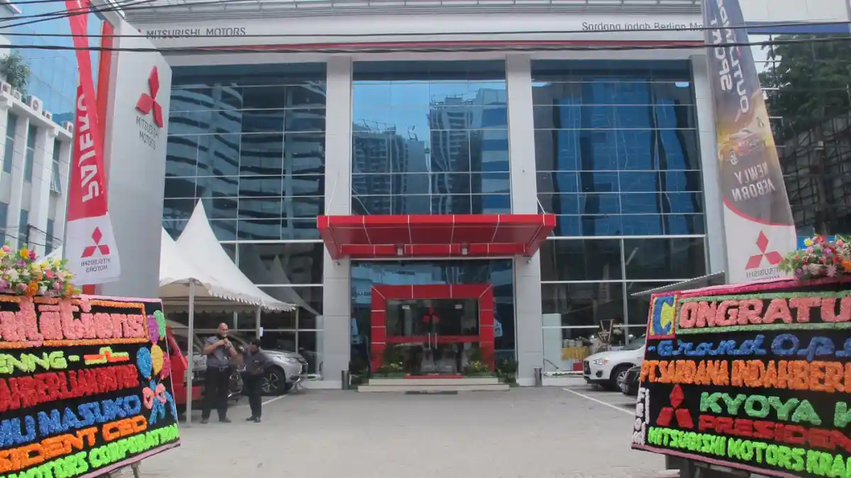 Berita - Mitsubishi Resmikan Dealer Baru Di Medan