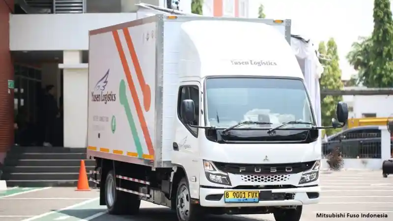 Truk - Fuso eCanter Beroperasi Perdana Di Wilayah Jabodatbek