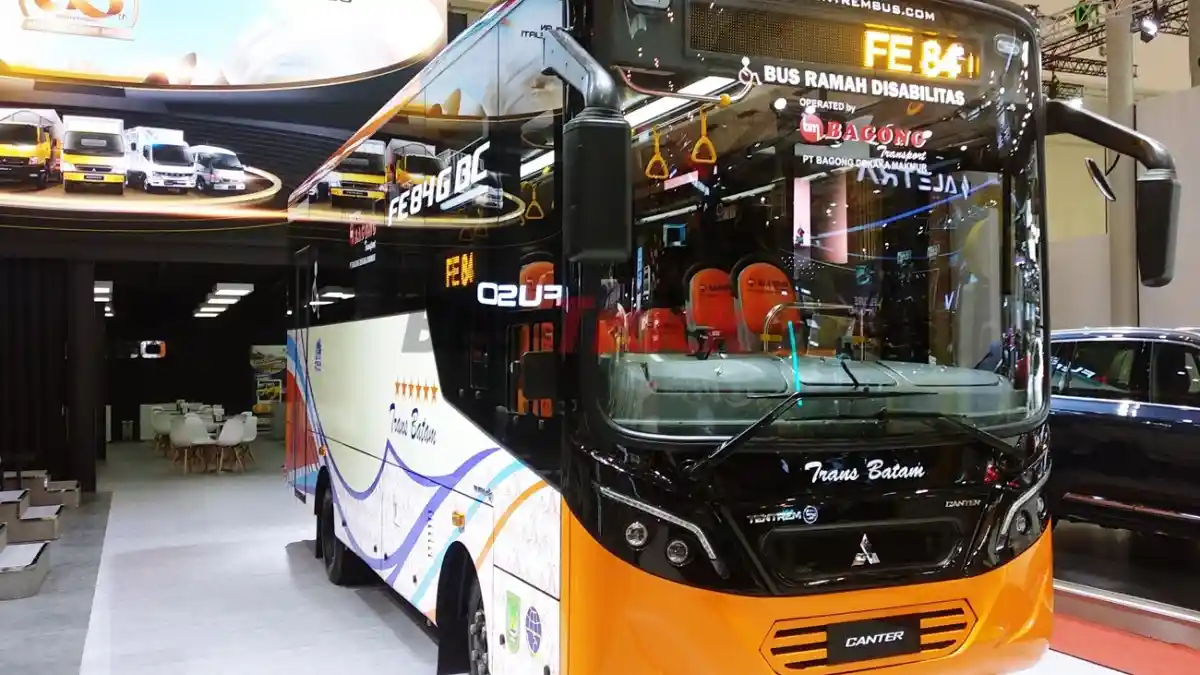 Foto - Mitsubishi Fuso Buka Dealer Baru Ke-222 Di Wilayah Solo