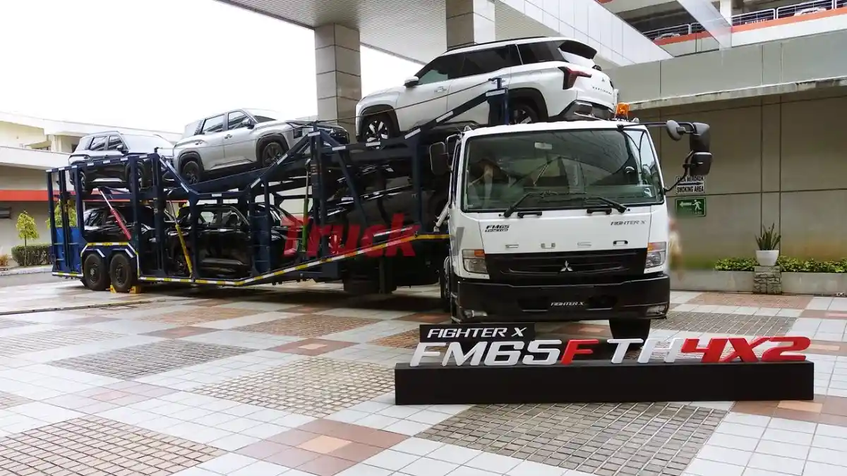 Truk - Mitsubishi Fuso Punya Tractor Head Berbanderol Rp 943 Jutaan