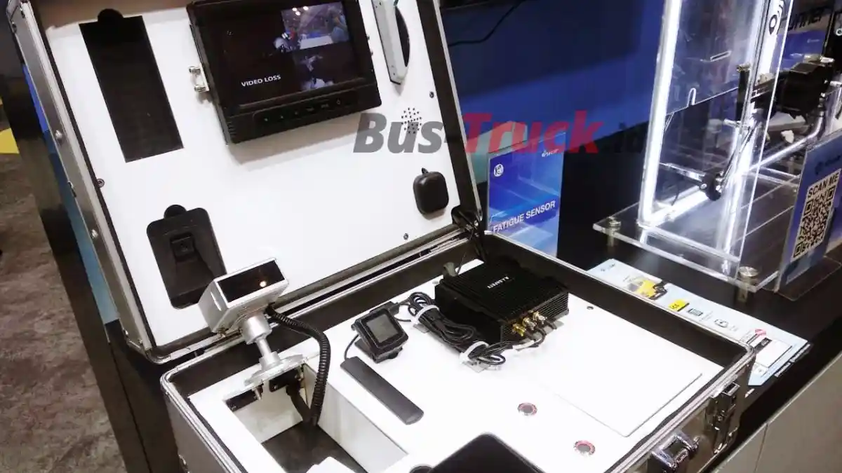 Foto - Mitsubishi Fuso Rambah Kawasan Industri Perkebunan Di Riau