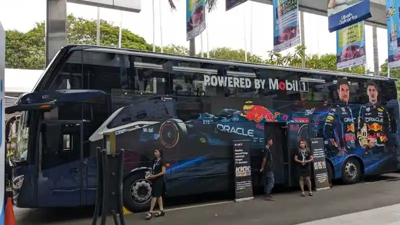 Berita - Simulator Mobil F1 Hadir Di Sebuah Bis Yang Ada DI GJAW 2023