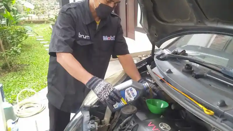 Berita - Mobil Lubricants Jemput Bola Lakukan Ganti Oli Di rumah Konsumen