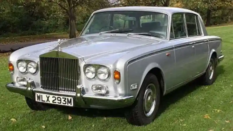 Berita - Deretan Koleksi Mobil Vokalis Queen, Freddie Mercury